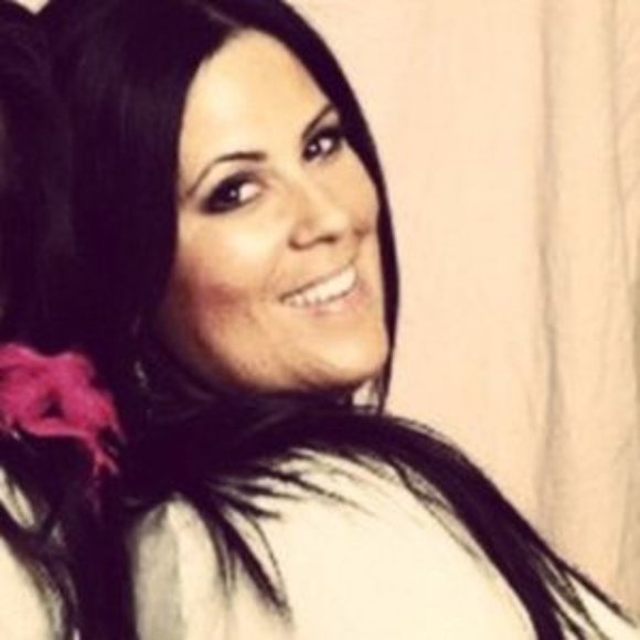 Meet your Posher, Christy - Picture 1 of 2